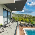 بيت للعطل Stunning In Klis