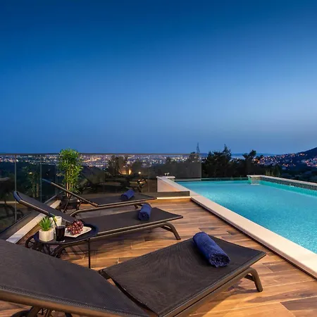 Amazing In With Jacuzzi Holiday home Klis