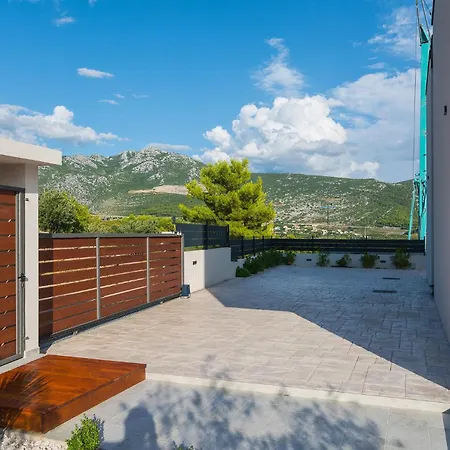 Holiday home Amazing In With Jacuzzi *